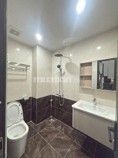 Nhà đẹp Hồ Tùng Mậu Cầu Giấy.DT =34 m2x5 tầng mới 4N 4 phụ.Giá hấp dẫn