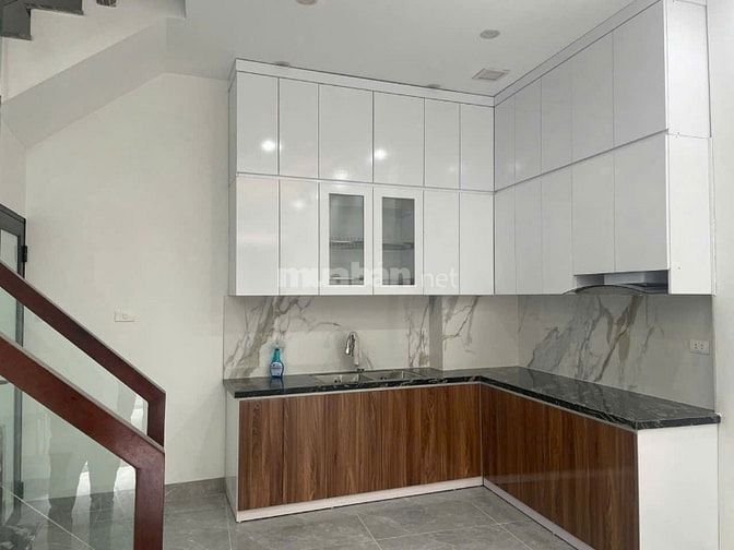 Nhà đẹp Hồ Tùng Mậu Cầu Giấy.DT =34 m2x5 tầng mới 4N 4 phụ.Giá hấp dẫn