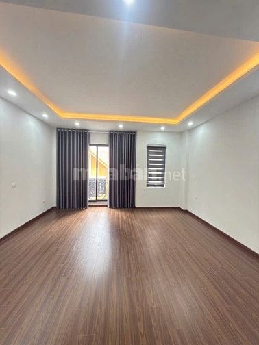 Nhà đẹp Hồ Tùng Mậu Cầu Giấy.DT =34 m2x5 tầng mới 4N 4 phụ.Giá hấp dẫn