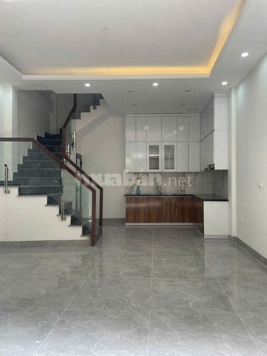Nhà đẹp Hồ Tùng Mậu Cầu Giấy.DT =34 m2x5 tầng mới 4N 4 phụ.Giá hấp dẫn