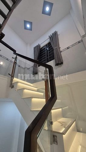 Nhà Hẻm 14B Hưng Phú, P8, Q8. Nhà 1 trệt, 2 lầu,ST.Ngang 6,4m x Dài 4m