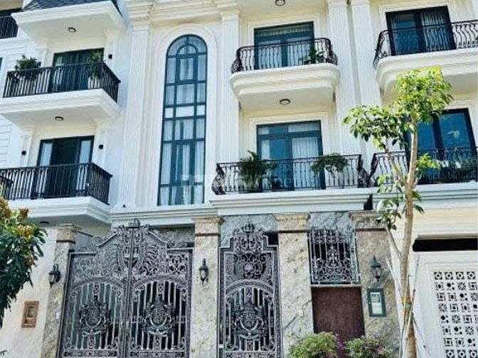 Bán villa Nguyễn Hoàng, Q2 - đối diện Công Viên, nhà mới 100%, 126m²