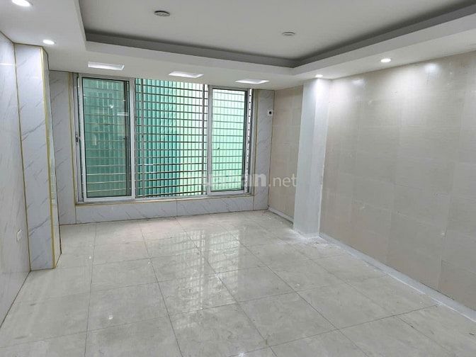Cho thuê nhà mặt phố Quan Nhân, 70m2 x 4T, Lô góc MT 10m, giá 3x triệu