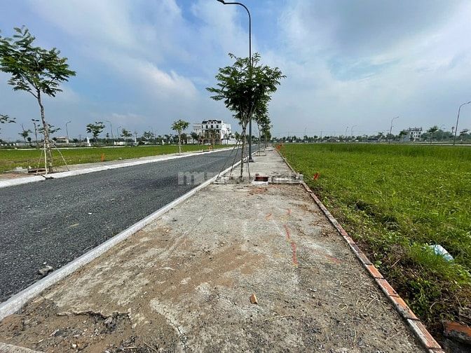 ĐẤT NỀN NGAY TRUNG TÂM HÀNH CHÍNH THỦ THỪA CHỈ HƠN 18TRIỆU/m, SỔ HỒNG 