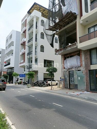 Siêu VIP, 5 x 22m Mặt tiền Trần Quốc Hoàn C12 đường 30m GPXD 7 Tầng