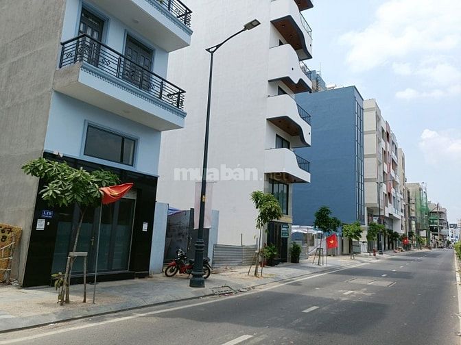 Siêu VIP, 5 x 22m Mặt tiền Trần Quốc Hoàn C12 đường 30m GPXD 7 Tầng