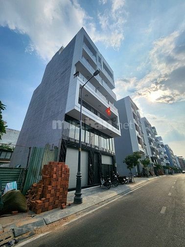 Siêu VIP, 5 x 22m Mặt tiền Trần Quốc Hoàn C12 đường 30m GPXD 7 Tầng