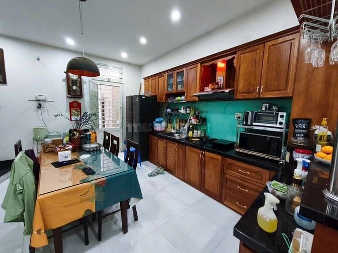 Bán Nhà khu Đồng Bộ Huỳnh Văn Bánh Ngang 6,5x8m - DT 50m2 - 4 Tầng