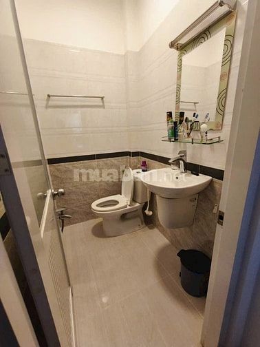 Bán Nhà khu Đồng Bộ Huỳnh Văn Bánh Ngang 6,5x8m - DT 50m2 - 4 Tầng