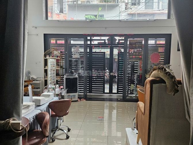 Cho thuê mặt bằng ngay hẻm 46 chợ Vườn Chuối, Quận 3, hơn 40m2