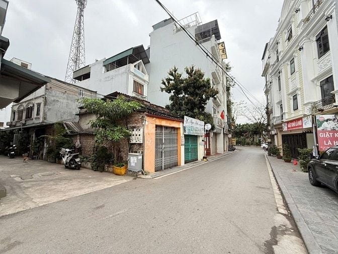Ngô Gia Tự - Long Biên – ÔTô Tr – 99/120 M2 – C4 – MT 7.3 M - Giá 19.9