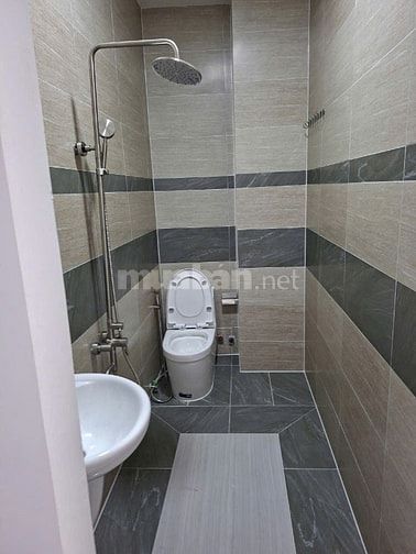 Chủ cần bán nhà mới xây vào ở ngay gần bệnh viện Q2