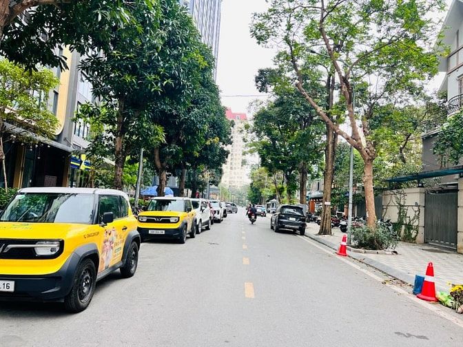 Siêu Biệt Thự Trần Kim Xuyến 400M2 x 18M Mặt Tiền - View Đẹp - 400T/m2