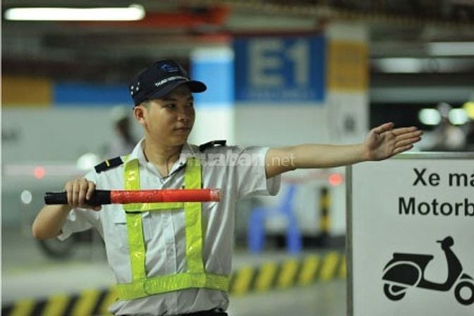 Nhân viên vận hành Bãi xe Quận 1 nhận LƯƠNG TUẦN