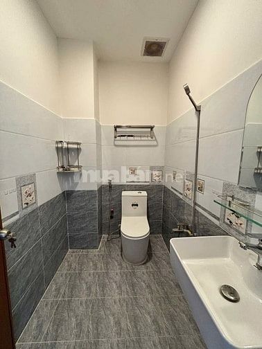 Nhà 5 Tầng, 6 PN, giáp Kdc Tên Lửa, 52m2, HXH, Chỉ 6,1 Tỷ.