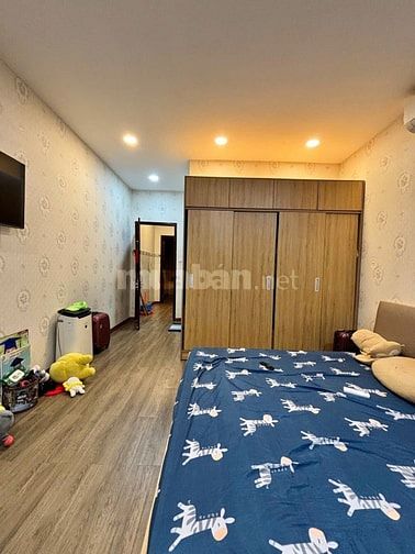 Nhà 5 Tầng, 6 PN, giáp Kdc Tên Lửa, 52m2, HXH, Chỉ 6,1 Tỷ.