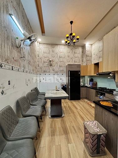 Nhà 5 Tầng, 6 PN, giáp Kdc Tên Lửa, 52m2, HXH, Chỉ 6,1 Tỷ.