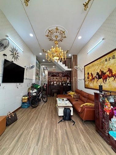 Nhà 5 Tầng, 6 PN, giáp Kdc Tên Lửa, 52m2, HXH, Chỉ 6,1 Tỷ.