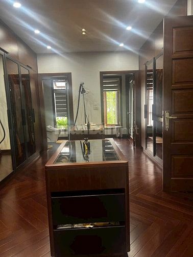 Chính chủ tôi bán nhà phố Lý Nam Đế, Q Hoàn Kiếm, Dt 70 m, 7 tầng, Mt 