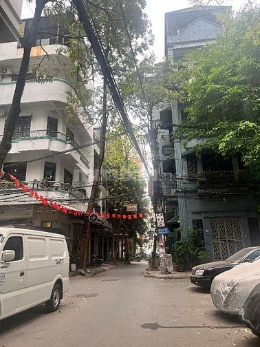 ♦️Chính chủ bán Nhà phân lô cực gần Hồ Hoàng Cầu, đẹp, kinh doanh