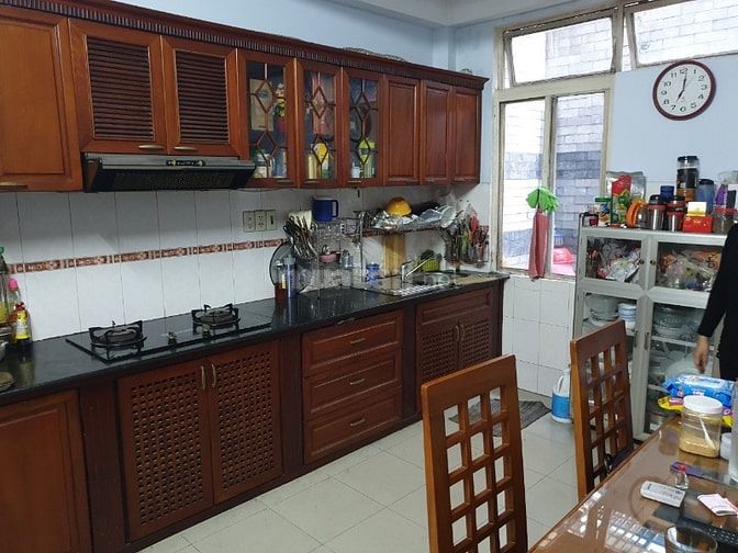 Nhà Bán đối diện công viên, giao thông thuận lợi, gần tường Đại học