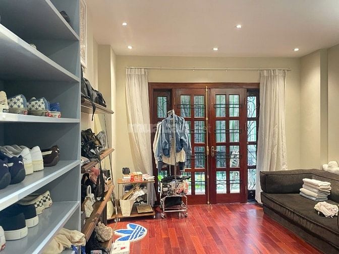 Cho thuê nhà Trần Quang Diệu – 50m² x 6T – thang máy – hợp kinh doanh