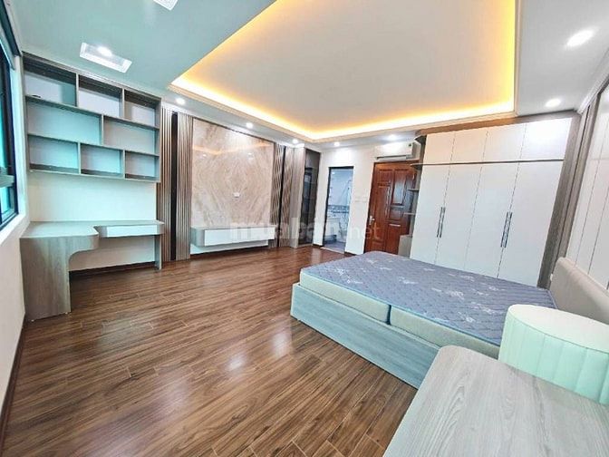 NHÀ MỚI -PHẠM VĂN ĐỒNG- CỔ NHUẾ -THANG MÁY - GARA Ô TÔ TRONG NHÀ - FUL
