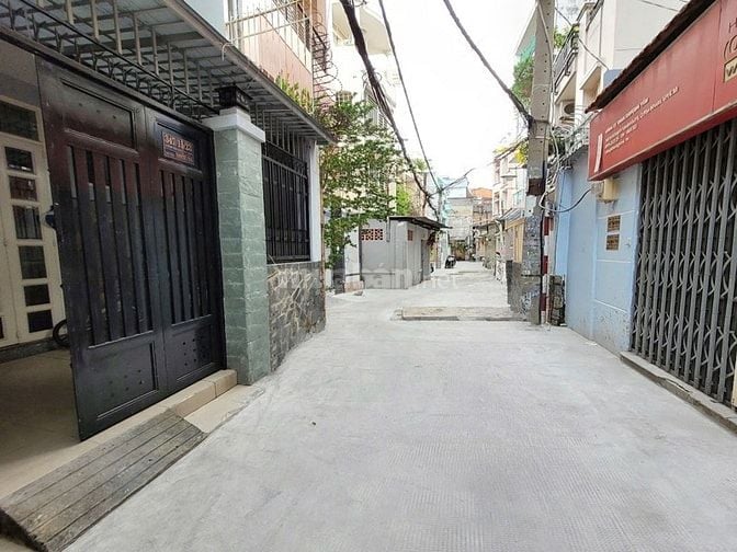 GIẢM SÂU 600 TRIỆU  BÁN NHÀ DIỆN TÍCH LỚN HUỲNH VĂN BÁNH PHÚ NHUẬN 