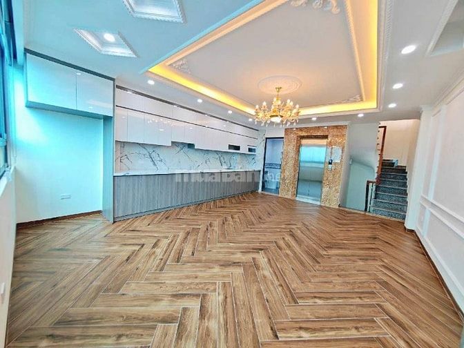 NHÀ MỚI -PHẠM VĂN ĐỒNG- CỔ NHUẾ -THANG MÁY - GARA Ô TÔ TRONG NHÀ - FUL
