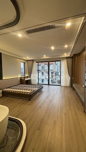 Nguyễn Văn Cừ - Long Biên – Ô TÔ Tr – 92 M2 – 7 Tầng – MT 5 M - Giá 17