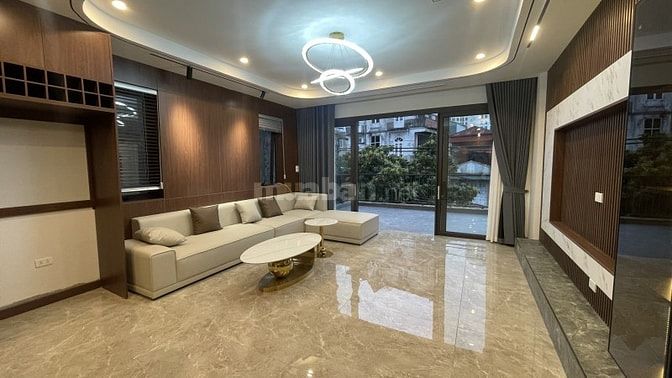 Nguyễn Văn Cừ - Long Biên – Ô TÔ Tr – 92 M2 – 7 Tầng – MT 5 M - Giá 17