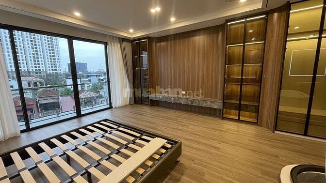 Nguyễn Văn Cừ - Long Biên – Ô TÔ Tr – 92 M2 – 7 Tầng – MT 5 M - Giá 17