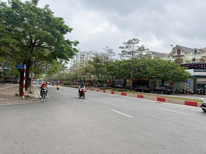Chu Huy Mân – Long Biên – Ô TÔ Tr – 79 M2 – C4 - MT 7 - Giá 22.2 Tỷ