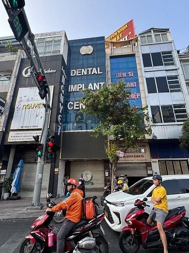 Nhà 5 Tầng Mặt Tiền Nguyễn Hữu Cảnh - Đối Diện Bason Giá 23 Tỷ