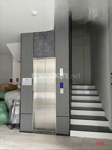 Bán khách sạn 35tỷ dòng tiền 150tr/t tổng 36 phòng CHDV full kín phòng