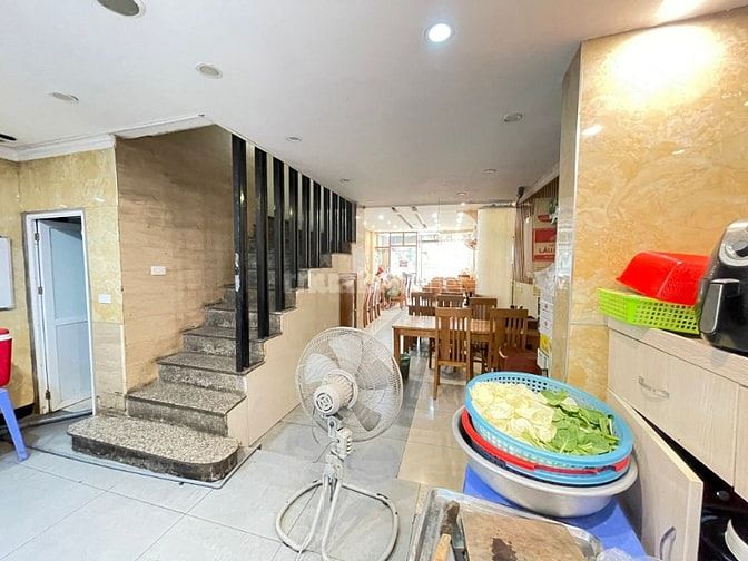 Cho thuê nhà mặt phố Đống Đa, 100m2 x 4T, MT 8m, làm nhà hàng đẳng cấp