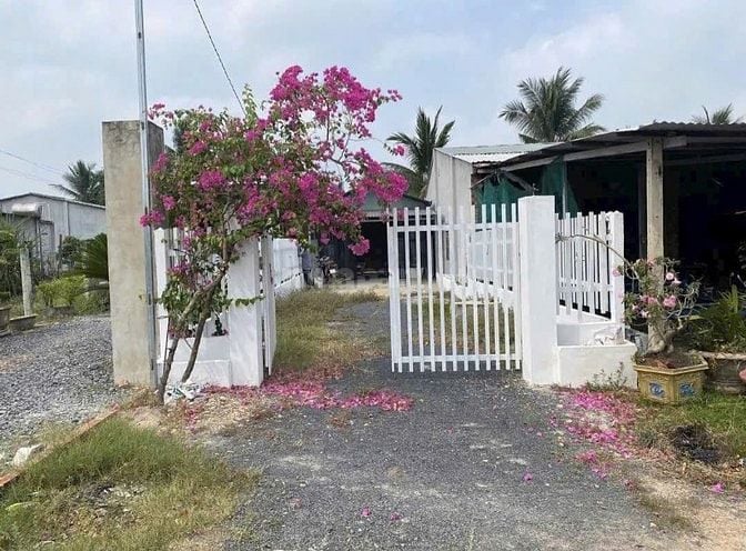 Bán nhà rộng rãi ở ngay Tân Phú Trung,Củ Chi,DT:179m2 giá 1 tỷ 050
