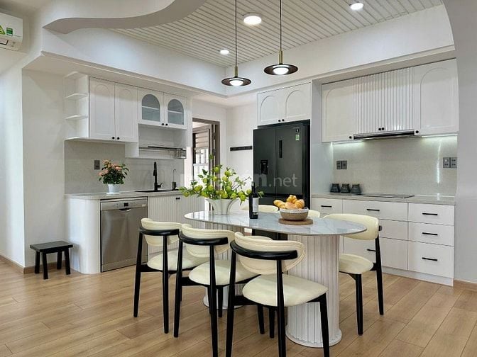 Bán căn hộ Saigon South Residences, diện tích 95m2, 3PN, 2WC, NT mới.