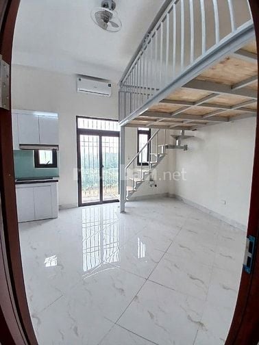 Tôi cho thuê căn hộ cạnh ga tàu điện trên cao Yên Nghĩa, có thang máy.