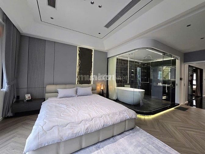 Thanh lý nhà mặt tiền đường gần chợ Chợ Bình Chánh - Sổ Hồng Riêng