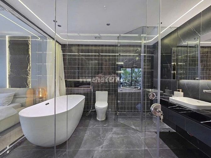 Thanh lý nhà mặt tiền đường gần chợ Chợ Bình Chánh - Sổ Hồng Riêng