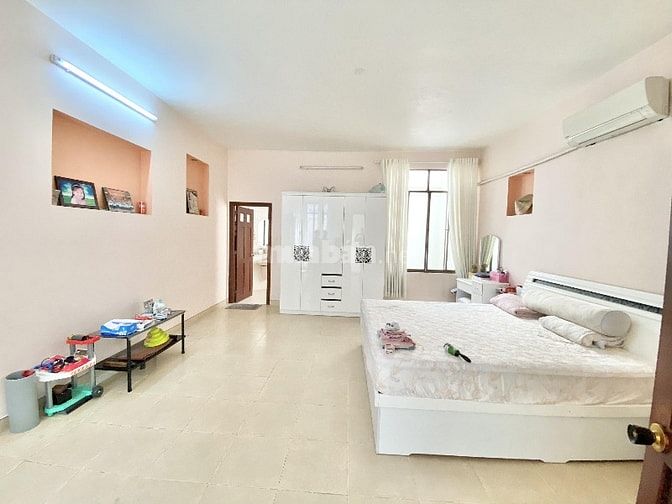 Căn nhà trang bị đầy đủ nội thất cao cấp ngay Lotte Quận 7