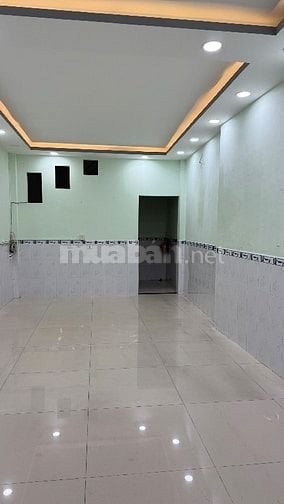 Cho thuê nhà hẻm 3 m, cách chợ Tân Bình 100m.