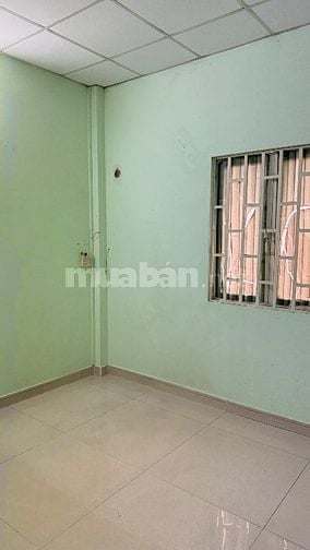Cho thuê nhà hẻm 3 m, cách chợ Tân Bình 100m.
