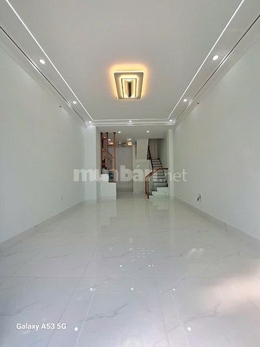 Nhà mới 💯% Dt 4x10,5m 2 lầu, Nhà một xẹt, Hẻm xe hơi, 