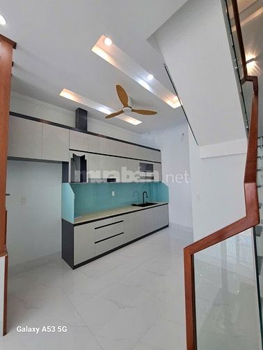 Nhà mới 💯% Dt 4x10,5m 2 lầu, Nhà một xẹt, Hẻm xe hơi, 
