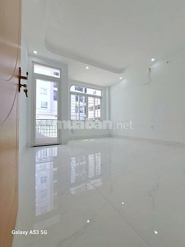 Nhà mới 💯% Dt 4x10,5m 2 lầu, Nhà một xẹt, Hẻm xe hơi, 