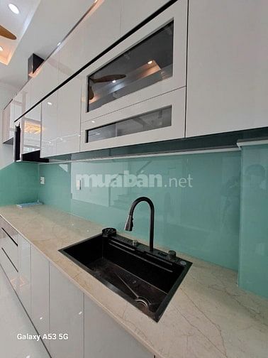 Nhà mới 💯% Dt 4x10,5m 2 lầu, Nhà một xẹt, Hẻm xe hơi, 