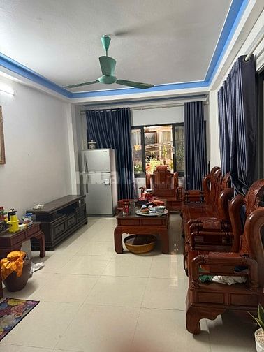 Nhà 6 tầng mặt phố Đê La Thành nhỏ hợp làm công ty, văn phòng,cửa hàng