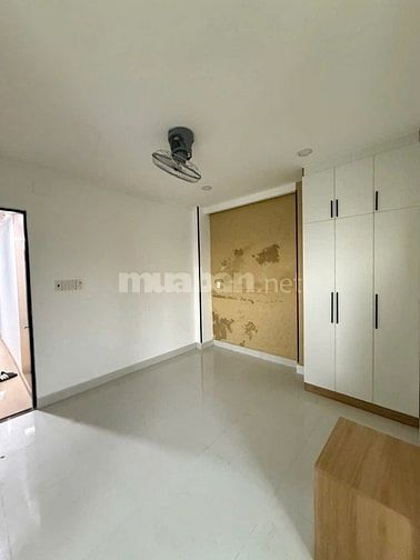 Bán CHDV khu ĐH Văn Lang, P.5, GV: 4(NH: 5,5m) x 15, giá 10,3tỷ